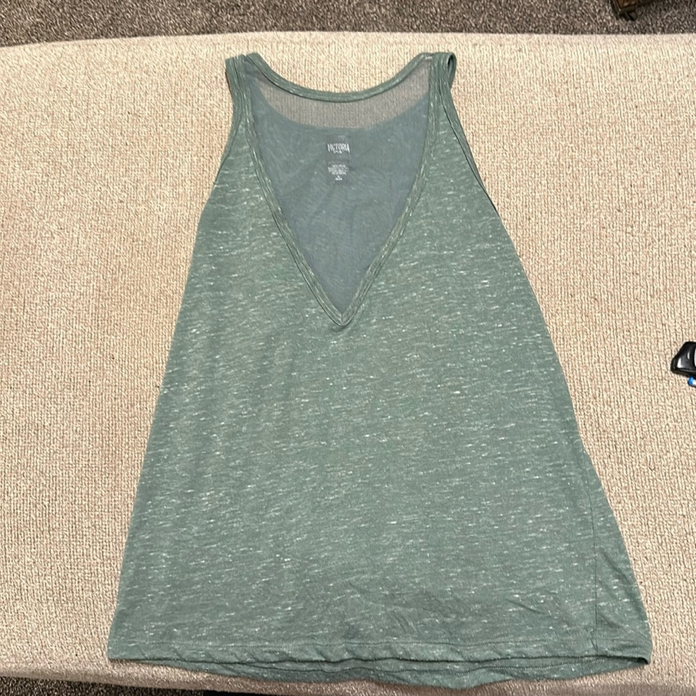 Victoria- tank top